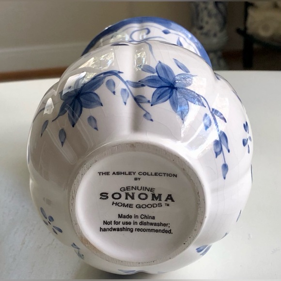 Sonoma Home Goods Blue and White Flower Vase - Picture 5 of 6